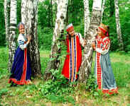 Коллектив театра "Ладоград" в Фольклорно-этнографическом лагере "Берестечко". 1995 год.