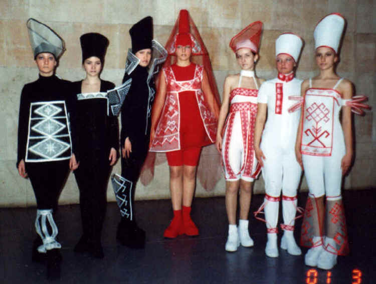 Collection "Russia" by Children's Fashion Theatre "Ladograd". Tolyatty, 2000.