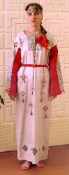 Елена Афанасьева в костюме из коллекции "Весна России", 2001 год.